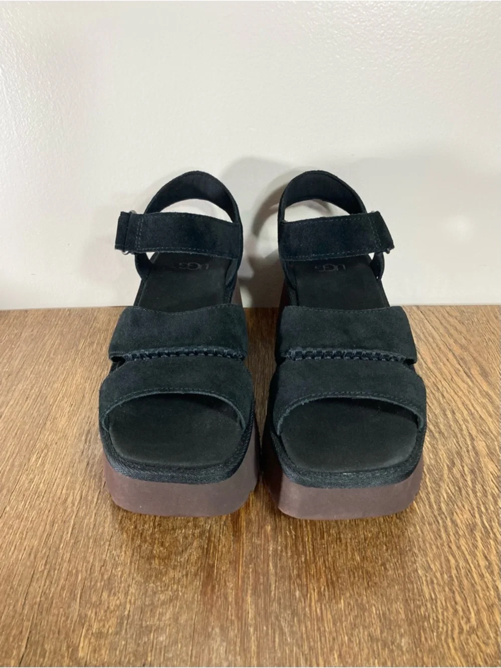 New Ugg New Heights Platform Chunky Sandal Women’s Size 8.5 Black - Picture 3 of 8